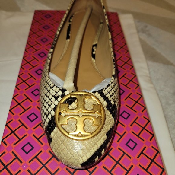 Tory Burch Chelsea Ballet Flat - Picture 4 of 8